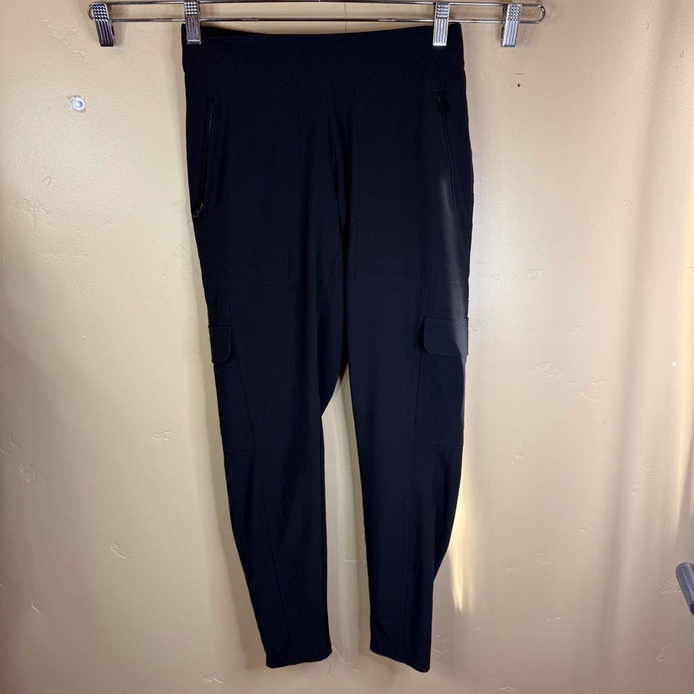 Athleta Chelsea Travel Commute Cargo Black Pants Size‎ 2 Active Street Wear